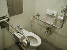 国立駅　南通り多目的トイレ