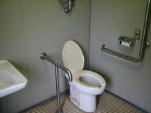 流域下水道処理場広場多目的トイレ