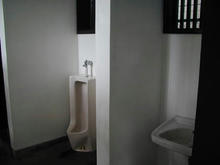 武蔵国分寺跡　墓地トイレ