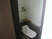 武蔵国分寺跡　墓地トイレ