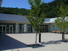 稲城市中央図書館