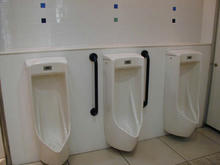 京王百貨店聖蹟桜ヶ丘店B館　８階レストランフロア中央トイレ