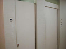 京王百貨店聖蹟桜ヶ丘店B館　８階レストランフロア中央トイレ