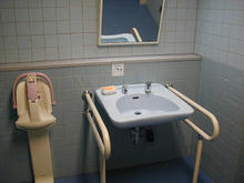 所沢航空発祥記念館　エントランスホール多目的トイレ