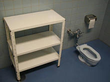 所沢航空発祥記念館　エントランスホール多目的トイレ