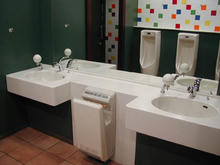 京王百貨店聖蹟桜ヶ丘店B館　７階トイレ