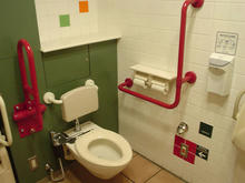 京王百貨店聖蹟桜ヶ丘店B館　７階多目的トイレ