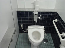 西武ドーム　一塁側入場口内トイレ