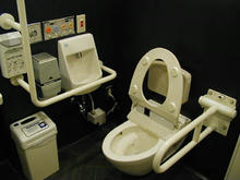 ルミネ2　2階東多目的トイレ