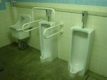 武蔵野市西部図書館　1階トイレ