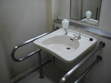 市立健康センター　1階多目的トイレ