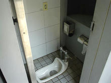 村上貯水池中央道南側トイレ