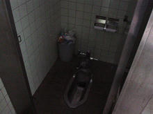 村上貯水池中央道北側トイレ