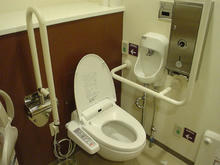 ユニゾンモール東中野　2階多目的トイレ