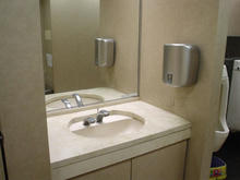 ユザワヤ吉祥寺店　地下1階トイレ