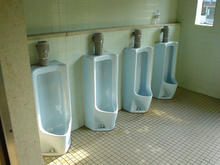 村上貯水池突堤南トイレ