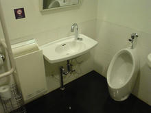 若葉ケヤキモール　１階北多目的トイレ