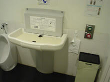 若葉ケヤキモール　１階北多目的トイレ