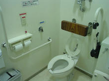 新宿タカシマヤ　13階南多目的トイレ