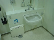 新宿タカシマヤ　13階南多目的トイレ