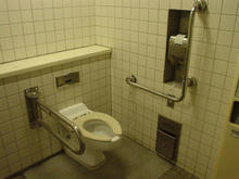 井の頭公園　水門橋多目的トイレ