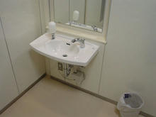 東部市民センター　1階多目的トイレ