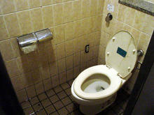 花小金井駅　南口駅前トイレ