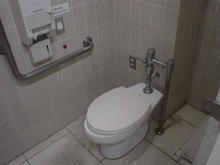 なかのＺＥＲＯ（もみじ山文化センター）　地下２階トイレ