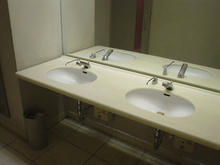 なかのＺＥＲＯ（もみじ山文化センター）　地下２階トイレ