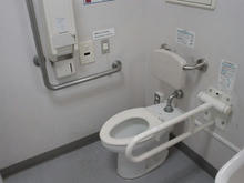 なかのＺＥＲＯ（もみじ山文化センター）　地下２階多目的トイレ