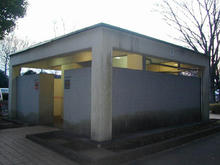 野川公園　駐車場東トイレ
