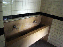 野川公園　駐車場東トイレ