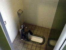 東京学芸大学（小金井キャンパス）講義棟トイレ