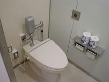 東京学芸大学（小金井キャンパス）図書館1階トイレ