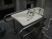 パルテノン多摩　2階多目的トイレ