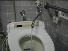 パルテノン多摩　2階多目的トイレ