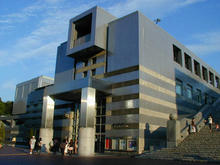 パルテノン多摩