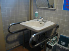 陸上自衛隊広報センター 1階多目的トイレ