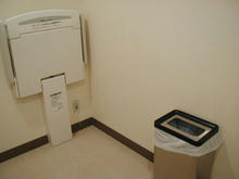 クロスガーデン多摩　外回廊2階多目的トイレ