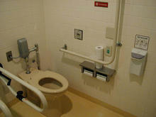 ワーナーマイカルシネマズ多摩センター　チケット売り場多目的トイレ