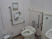 サミットストア新座片山店　2階多目的トイレ