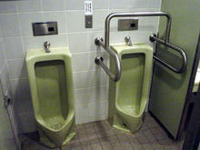 乞田・貝取コミュニティセンター　1階トイレ