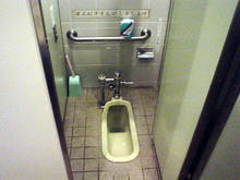 乞田・貝取コミュニティセンター　1階トイレ