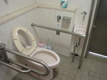 乞田・貝取コミュニティセンター　1階多目的トイレ