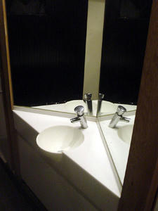 おもいで横丁トイレ