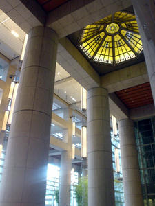 日本橋三井タワー2階