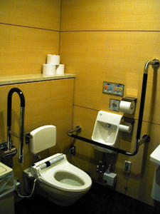 日本橋三井タワー　2階多目的トイレ