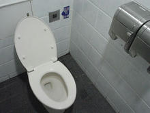 吉祥寺ロンロン　中央１階トイレ