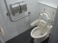 吉祥寺ロンロン　中央１階トイレ