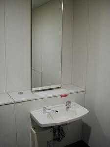 秋葉原UDX　3階多目的トイレ